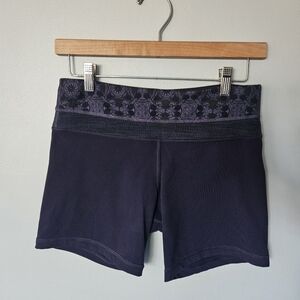 Lululemon Deep Plum Womens Shorts with Patterned Waistband – Size 6